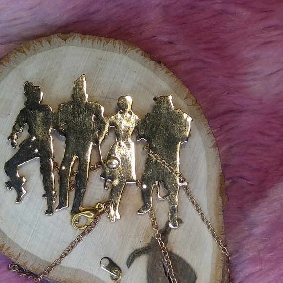 Wizard of OZ Silhouette Necklace Yellow Brick Road JEWELRY Gold Rare Frank - Picture 6 of 7